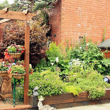 Bed and Breakfast Laurels Освестрі Екстер'єр фото